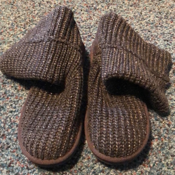 Knit Cozy Booties - Picture 1 of 3